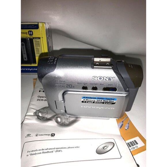 Sony Handycam DCR-SR42 Digital Video Camera Recorder With 30GB HDD Carl Zeiss Le